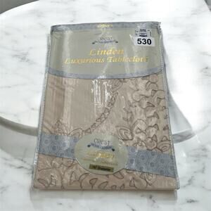 NOS Crest Home Design Chelsea Luxurious TableCloth 70” Diameter Gold Embroidered